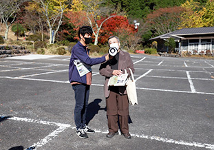 雲仙岳災害記念館の杉本館長<br /> （別府ロープウェイの別府高原駅）