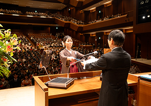 卒業証書・学位記授与