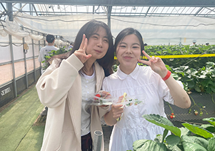 アクトいちごファームにて