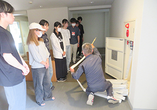 消火栓を使った消火訓練