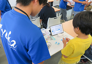科学実験・体験講座<br />「ブロックロボットで未来の世界をつくろう」
