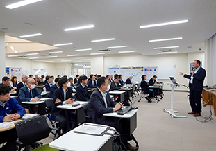 黒田学長の講演