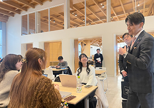 ビ・フォーレでの学生たちとの交流